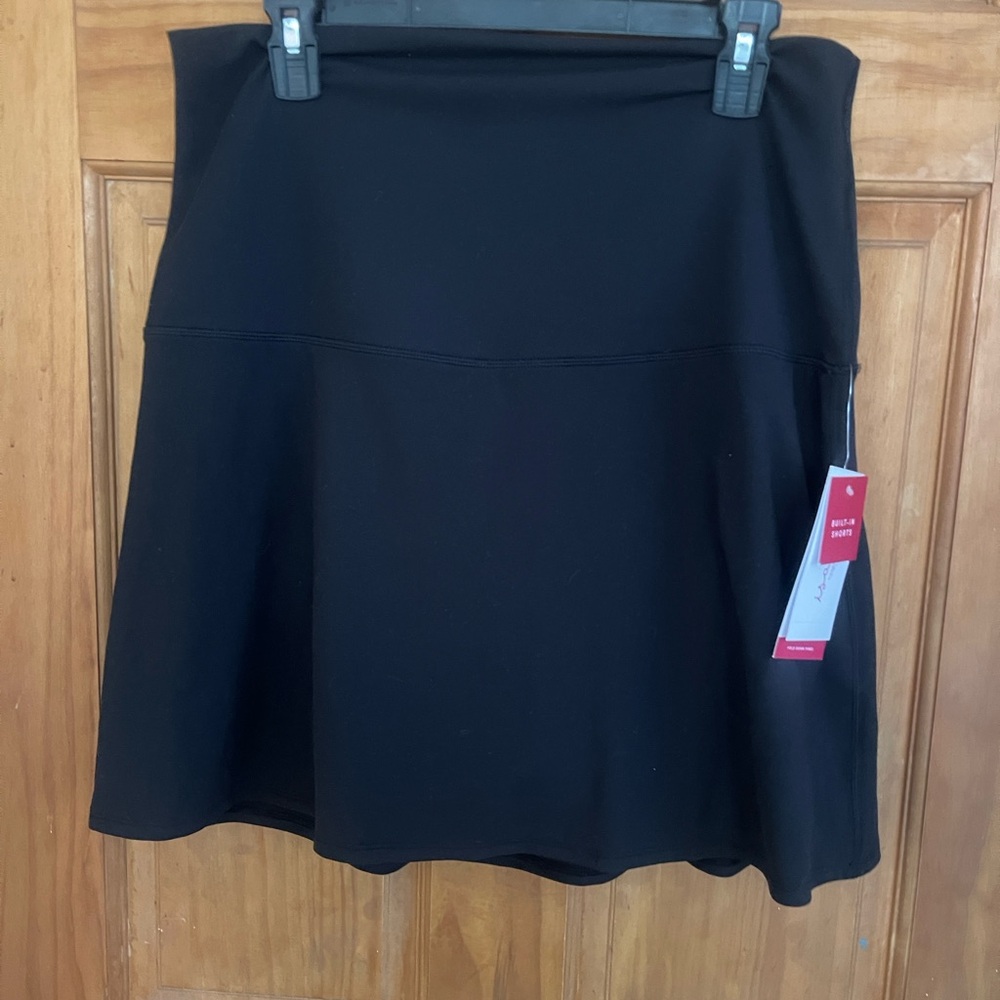 Ingrid & Isabel Maternity Active Skort High-Waisted Skirt w/ Built-In Shorts - Picture 3 of 7